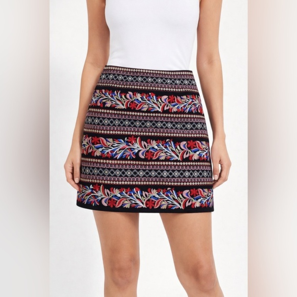 Misskoo Paris Embroidered Mini Skirt Sz S Black Boho Folk Floral Ethnic Festival